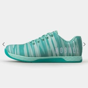 No Bull trainers mens 7.5, women’s 9